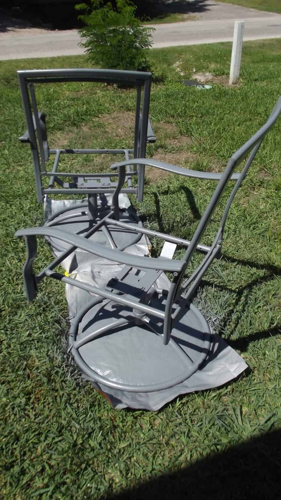 Patio Chair Redo: From Old Worn Out Pieces to Lovely Chairs